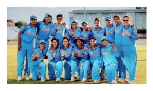 Rajeshwari-Gayakwad-with-Indian-women-cricket-team