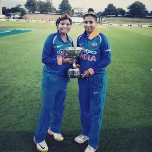 Rajeshwari-Gayakwad-with-captain-Mithali-Raj